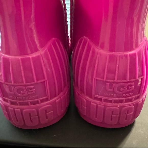 UGG Women's Vibrant Pink Rain Boots - Picture 8 of 16
